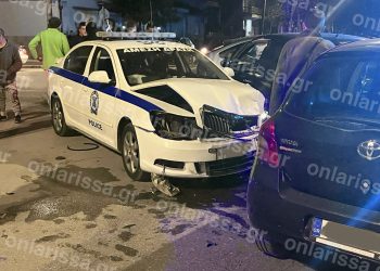 Δείτε φωτογραφίες: Ένας αστυνομικός και δύο ακόμη άτομα τραυματίες σε τροχαίο στη Λάρισα με περιπολικό και τρία άλλα οχήματα
