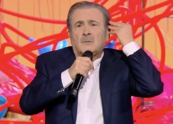 Το «πιπεράτο» ανέκδοτο του Λάκη Λαζόπουλου για τον Τύρναβο και τον… Τραμπ που ξεσήκωσε το κοινό (βίντεο)