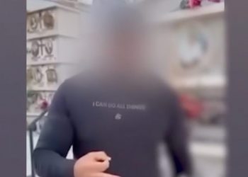 Σοκ με μακάβριο βίντεο της γνωστής οικογένειας στη Λάρισα – Η άλλη οικογένεια που έσπασαν στο ξύλο και η σούπα με τα οστά πεθαμένου που διαφήμιζαν ως πιάτο ημέρας