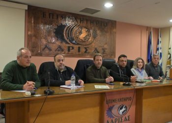 Συζήτηση για δικαιοσύνη και ασφάλεια στον σιδηρόδρομο – Ρούτσι από την Λάρισα: «Τα παιδιά σκοτώθηκαν από εγκληματική οργάνωση» (φώτο – βίντεο)
