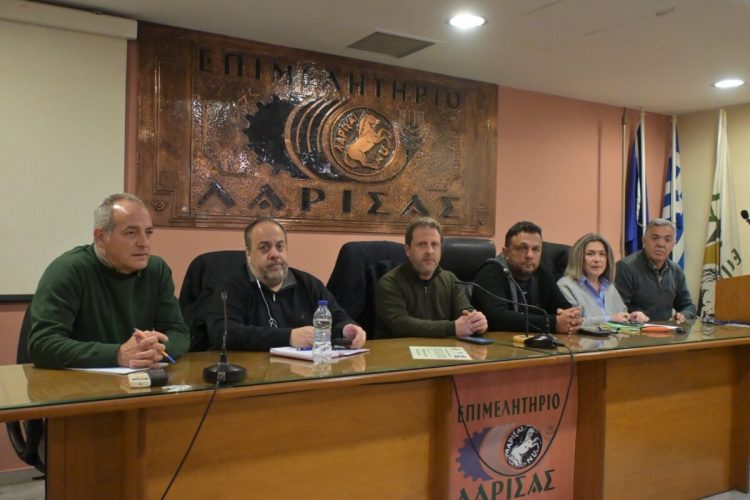 Συζήτηση για δικαιοσύνη και ασφάλεια στον σιδηρόδρομο – Ρούτσι από την Λάρισα: «Τα παιδιά σκοτώθηκαν από εγκληματική οργάνωση» (φώτο – βίντεο)