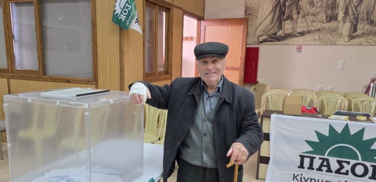 Ν. Τρικάλων: Σε εξέλιξη οι εσωκομματικές κάλπες στο ΠΑΣΟΚ εν όψει Συνεδρίου (ΦΩΤΟ)