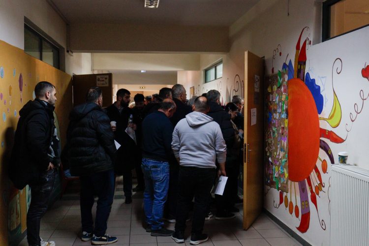 Απίθανα πράγματα στο ΠΑΣΟΚ Λάρισας: Κάλπη από τις προχθεσινές εκλογές θα… ταξιδέψει στην Αθήνα για να καταμετρηθεί!