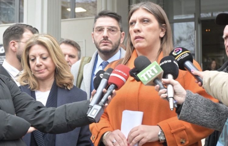 Ξημέρωσαν στο Δικαστικό Μέγαρο Λάρισας Κωνσταντοπούλου, Καρυστιανού και Ρούτσι – Γιατί υπέβαλλαν μήνυση (βιντεο)