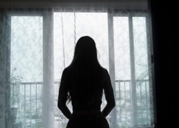 Συνελήφθη γυναίκα για απόπειρα ανθρωποκτονίας – Εκκρεμούσε ένταλμα