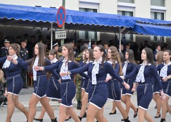 25η Μαρτίου: Δείτε όλη τη μαθητική και στρατιωτική παρέλαση της Λάρισας μέσα από φωτογραφίες και βίντεο