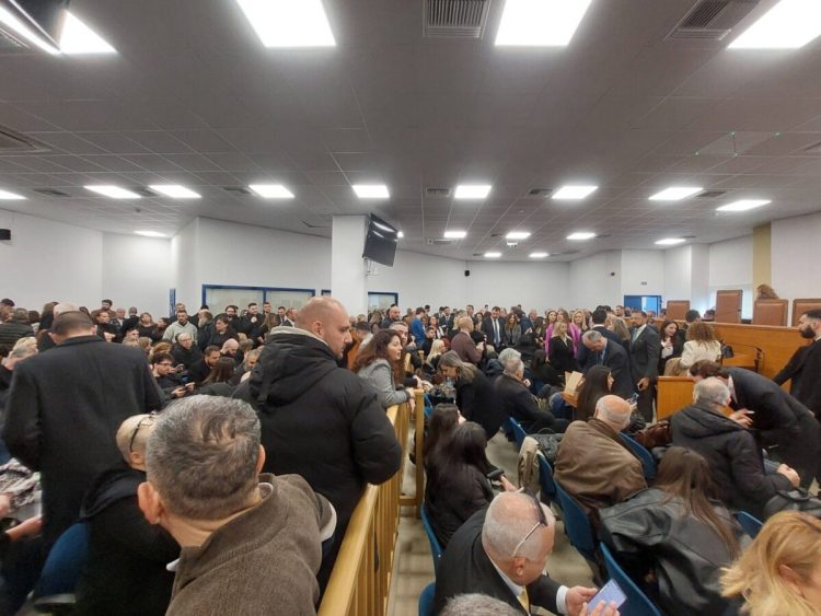 Δίκη γιαΤέμπη στη Λάρισα: Δικηγόρος καταγγέλλει «συκοφαντίες» από συγγενείς θυμάτων κατά του Νίκου Πλακιά