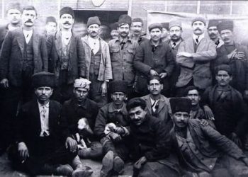 «Ζωντανοί νεκροί»: Οι φρικτές ιστορίες των Ελλήνων αιχμαλώτων μετά την Μικρασιατική Καταστροφή