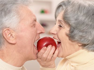 4 δίαιτες που μπορεί να παρατείνουν το προσδόκιμο ζωής ακόμα και αν έχετε «κακά» γονίδια