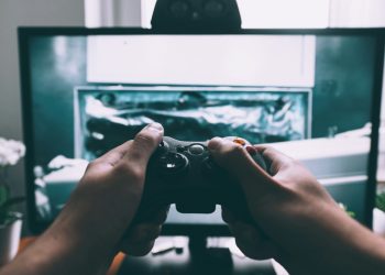 Παιδιά και video games: Ο εθισμός στις οθόνες και η απόγνωση των γονέων