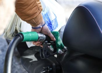 Fuel Pass 2026: Τα ποσά, οι δικαιούχοι και τα κριτήρια – Πότε αναμένονται οι πληρωμές