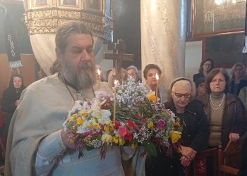 Η Κυριακή της Σταυροπροσκυνήσεως στις Καρυές Τρικάλων (ΕΙΚΟΝΕΣ)