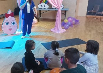 «Η Δακρυρρόη και η πύλη της χαράς»: Ένα παραμύθι που θυμίζει ότι το πιο μεγάλο δώρο είναι το βιβλίο (ΦΩΤΟ)