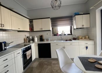 ΠΩΛΕΙΤΑΙ Διαμέρισμα 88 τ.μ. στον 5ο όροφο κοντά στην πλατεία Βουβής
