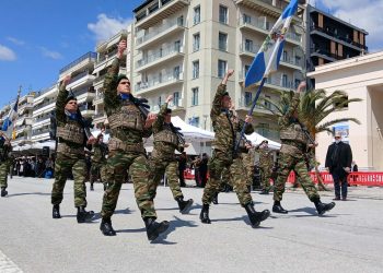 25η Μαρτίου: Μεγαλειώδης η παρέλαση στον Βόλο – Δείτε εικόνες και βίντεο