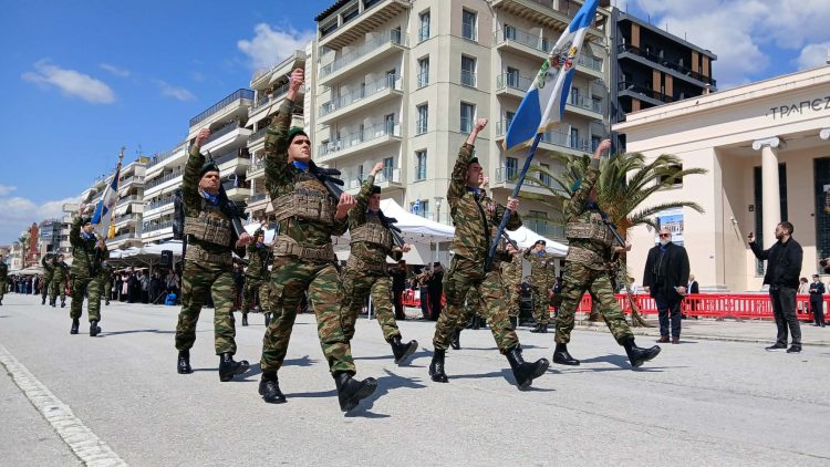 25η Μαρτίου: Μεγαλειώδης η παρέλαση στον Βόλο – Δείτε εικόνες και βίντεο