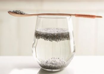Νερό με σπόρους Chia: Πώς φτιάχνεται – Τι ισχύει με την απώλεια βάρους