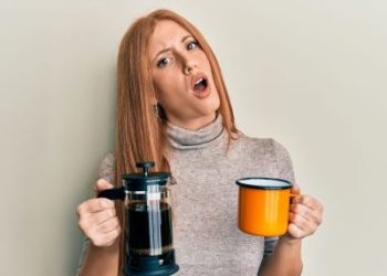 Ζάχαρο: Τι γίνεται αν πιείτε 1 ποτήρι νερό πριν τον πρωινό καφέ