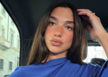 4 ρουζ για να πετύχεις το blush blindness effect της Dua Lipa