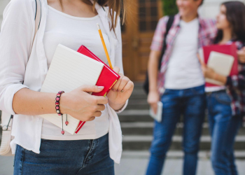 DEI College: Σπουδές Εξ Αποστάσεως και Δια Ζώσης με Σύγχρονη Προσέγγιση