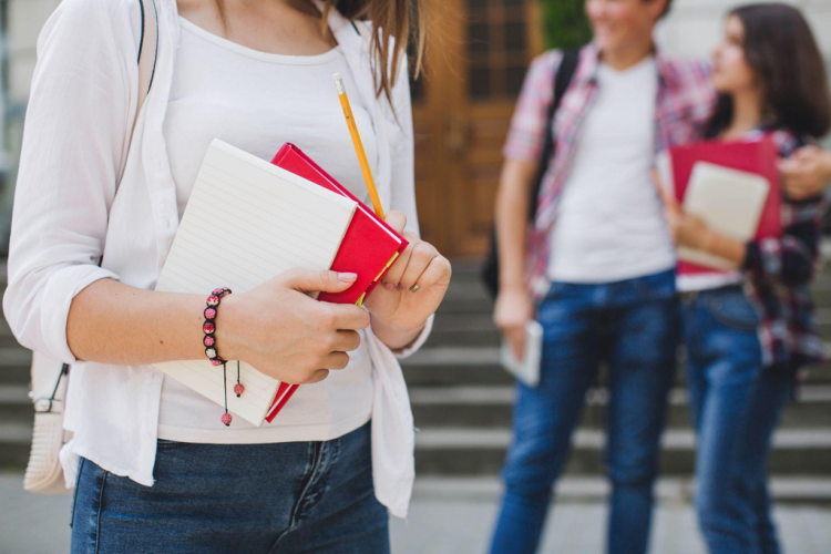 DEI College: Σπουδές Εξ Αποστάσεως και Δια Ζώσης με Σύγχρονη Προσέγγιση