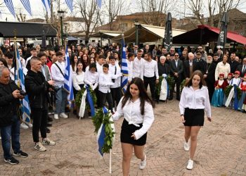 Φαρκαδόνα: Με λαμπρότητα ο εορτασμός της 25ης Μαρτίου με παρέλαση και παραδοσιακούς χορούς (ΦΩΤΟ – ΒΙΝΤΕΟ)