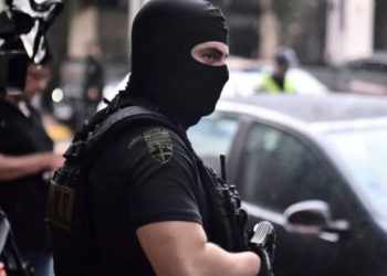 Έφοδος και συλλήψεις του Ελληνικού FBI ύστερα από καταγγελία γνωστού Θεσσαλού επιχειρηματία
