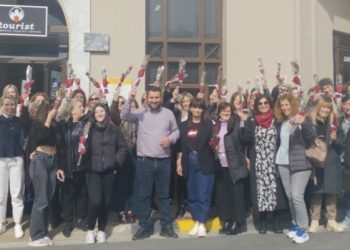 Δήμος Μετεώρων: Η… ευωδιαστή έκπληξη του Δημάρχου Λευτέρη Αβραμόπουλου στις υπαλλήλους του Ο.Τ.Α. (ΕΙΚΟΝΕΣ)