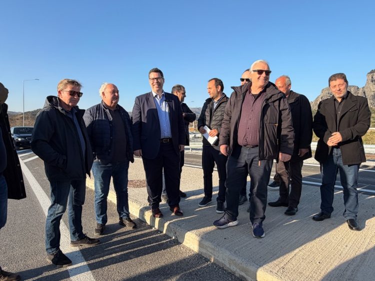 Στη γέφυρα της Διάβας οι υφυπουργοί Θανάσης Κοντογεώργης και Κώστας Κατσαφάδος (ΕΙΚΟΝΕΣ)