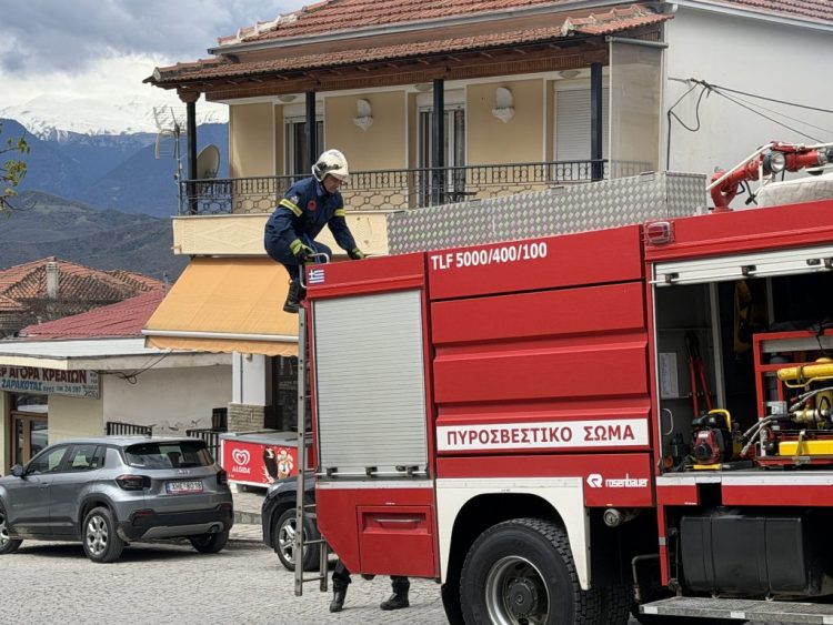 Κινητοποίηση της Π.Υ. Καλαμπάκας για φωτιά σε καμινάδα ταβέρνας στο Καστράκι (ΦΩΤΟ)