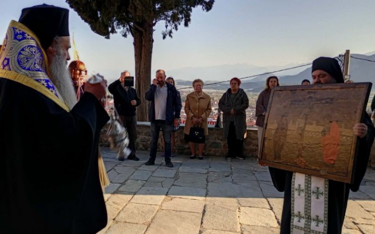 Στον Ι.Ν. Κοιμήσεως Θεοτόκου Καλαμπάκας η Ιερά Εικόνα της Σταυρώσεως του Χριστού από την Ι.Μ. Βαρλαάμ (ΦΩΤΟ)