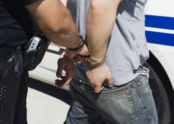 Συλλήψεις για σύσταση συμμορίας και κατοχή κάνναβης