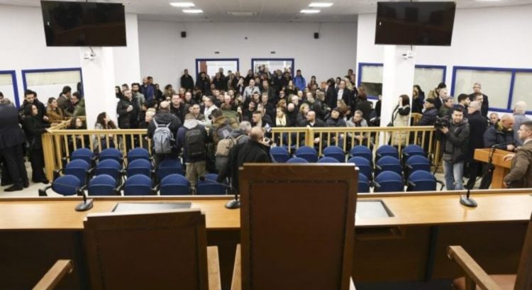 Πόσο κόστισε η αίθουσα στην οποία διεξάγεται η δίκη της τραγωδίας των Τεμπών