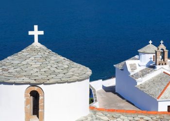 Το ελληνικό νησί που αφήνει ανεξίτηλο αποτύπωμα στον επισκέπτη – 4σέλιδο αφιέρωμα του γαλλικού En Voyage