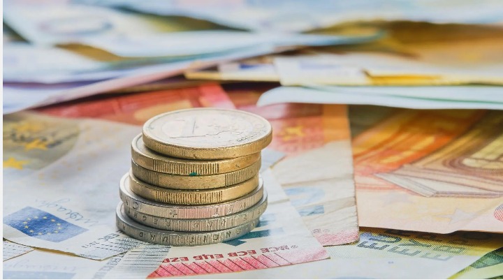 Έως 780€ για δύο μήνες: Ποιοι γονείς θα πάρουν το επίδομα της ΔΥΠΑ
