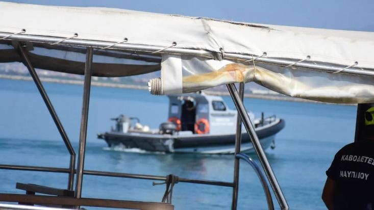 Συνελήφθησαν μετά από καταδίωξη δύο Τούρκοι για μεταφορά 58 μεταναστών στη Ρόδο