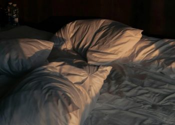 Κοριοί στο κρεβάτι: Πώς να τους εντοπίσετε και τι να κάνετε εάν τους βρείτε
