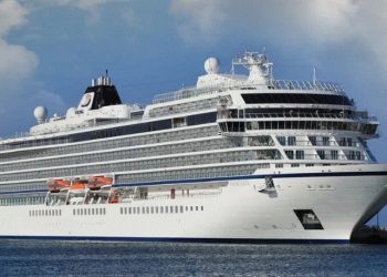 Πλωτή πολιτεία στο λιμάνι – Στον Βόλο το κρουαζιερόπλοιο «SILVER MUSE»