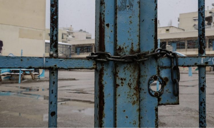 Κακοκαιρία Erminio: Πού θα κλείσουν τα σχολεία για 48 ώρες