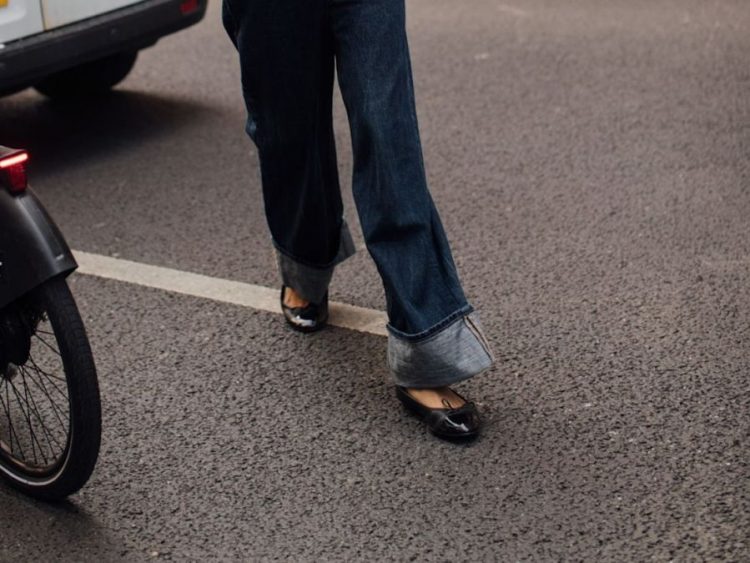 Editor’s choice: 10 ballet flats – Το πιο κομψό παπούτσι της σεζόν είναι εδώ & πώς θα το φορέσεις