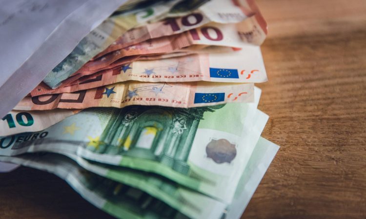 Δώρο Πάσχα 2026: Τι ισχύει μετά την αύξηση στον κατώτατο μισθό