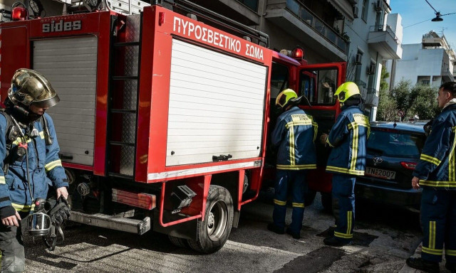 Στις φλόγες τυλίχθηκε το μεσημέρι μονοκατοικία – Υπέστη εκτεταμένες ζημιές (ΦΩΤΟ)
