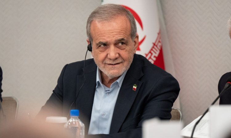 Τα μαζεύει ο Ιρανός πρόεδρος μετά τις πυραυλικές επιθέσεις κατά πάντων – «Ζητώ συγγνώμη»