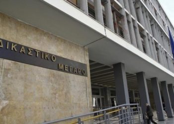 Θεσσαλονίκη: Στο εδώλιο αρχιμανδρίτης και πρώην ιερέας για απάτη άνω του 1,3 εκατ. ευρώ που κατήγγειλαν πιστοί