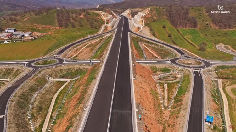 Ε65: Μόνο η διαγράμμιση έμεινε στο τμήμα Καλαμπάκα – Οξύνεια (ΒΙΝΤΕΟ)