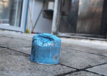 Έκρηξη σε πολυκατοικία στα Εξάρχεια – Άγνωστοι τοποθέτησαν γκαζάκια