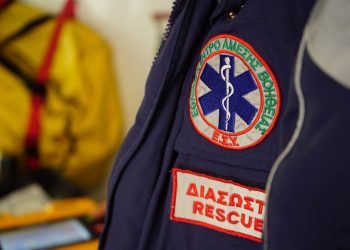 Γυναίκα εντοπίστηκε νεκρή μέσα στο σπίτι της