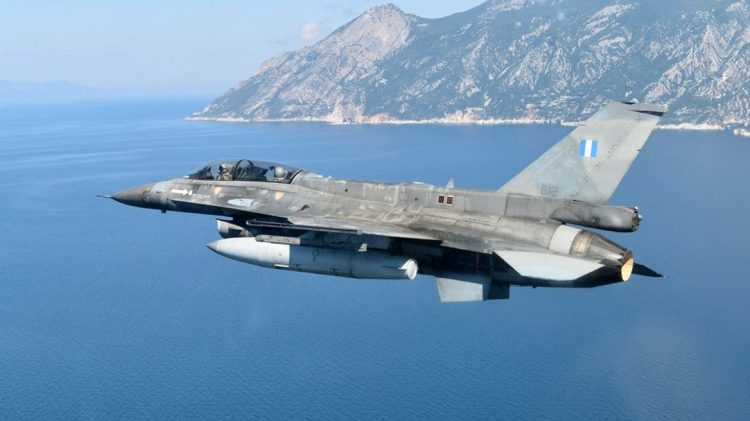 Εντυπωσιακές εικόνες: Συνεκπαίδευση ελληνικών F-16 από την Ν. Αγχίαλο με βουλγαρικά MiG-29