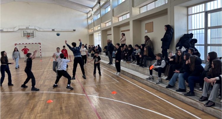 Οι μαθητές του 5ο Γυμνασίου Τρικάλων τίμησαν την Ημέρα Φιλάθλου
