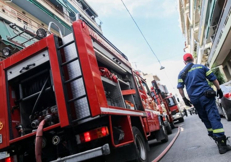 Συναγερμός για φωτιά σε σπίτι – Γλίτωσαν οι ένοικοι που απομακρύνθηκαν έγκαιρα (ΦΩΤΟ)